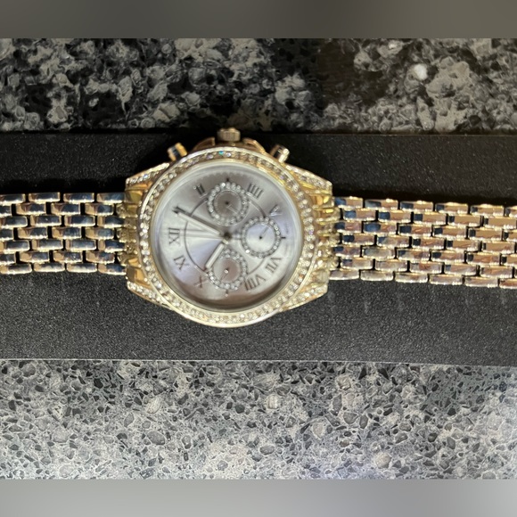 Watch - Picture 2 of 2